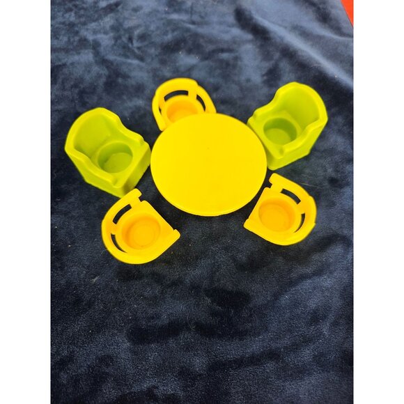 Vintage Fisher Price Little‎ Peoples Table And Chairs Yellow And Green - Picture 1 of 10